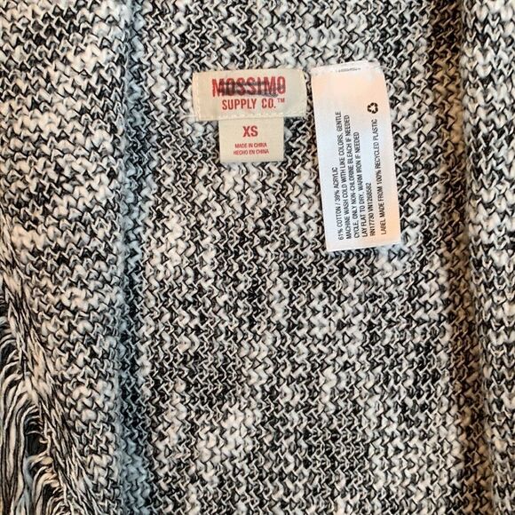 Mossimo supply Co size XS black and white fringed vest. A bit oversized NWOT - Picture 3 of 7